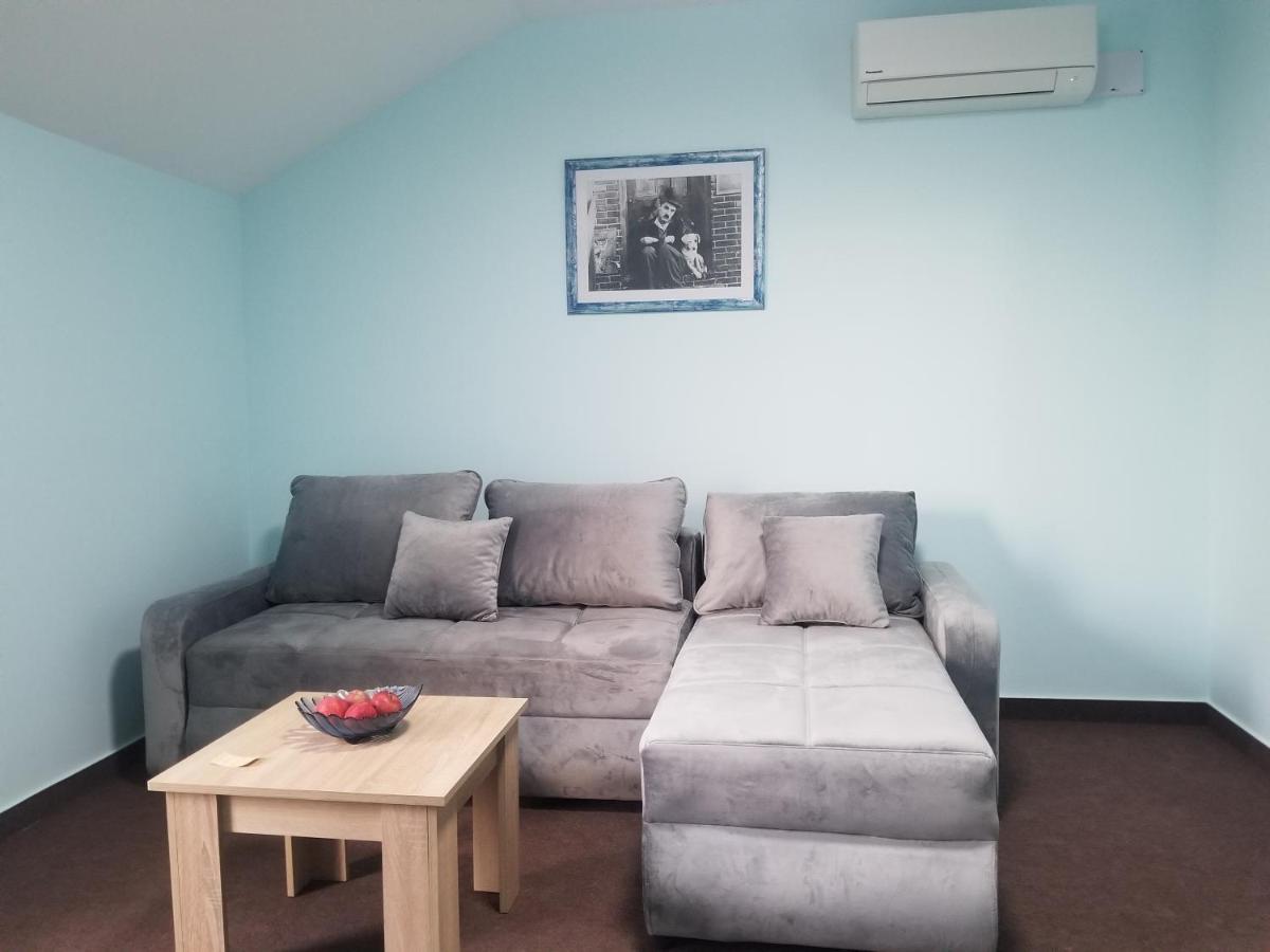 Vila Dvor Суботица Экстерьер фото